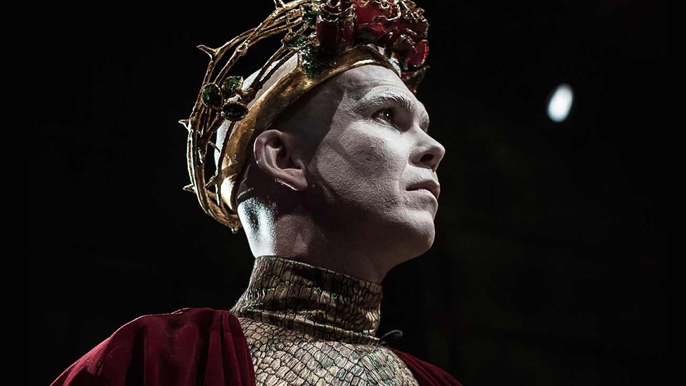 Marty Rea as Richard II in DruidShakespeare. Marty Rea plays Vladimir in the upcoming Waiting for Godot. Photo by Matthew Thompson.
