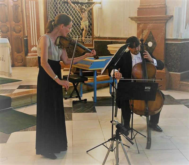 Szab0 Yelamo String Duo in concert with filter 1-An-Grainan
