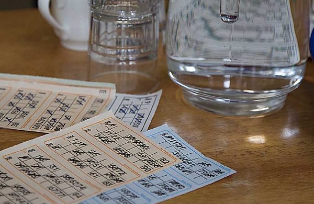 bingo-card-in-water-sml-1-600x400
